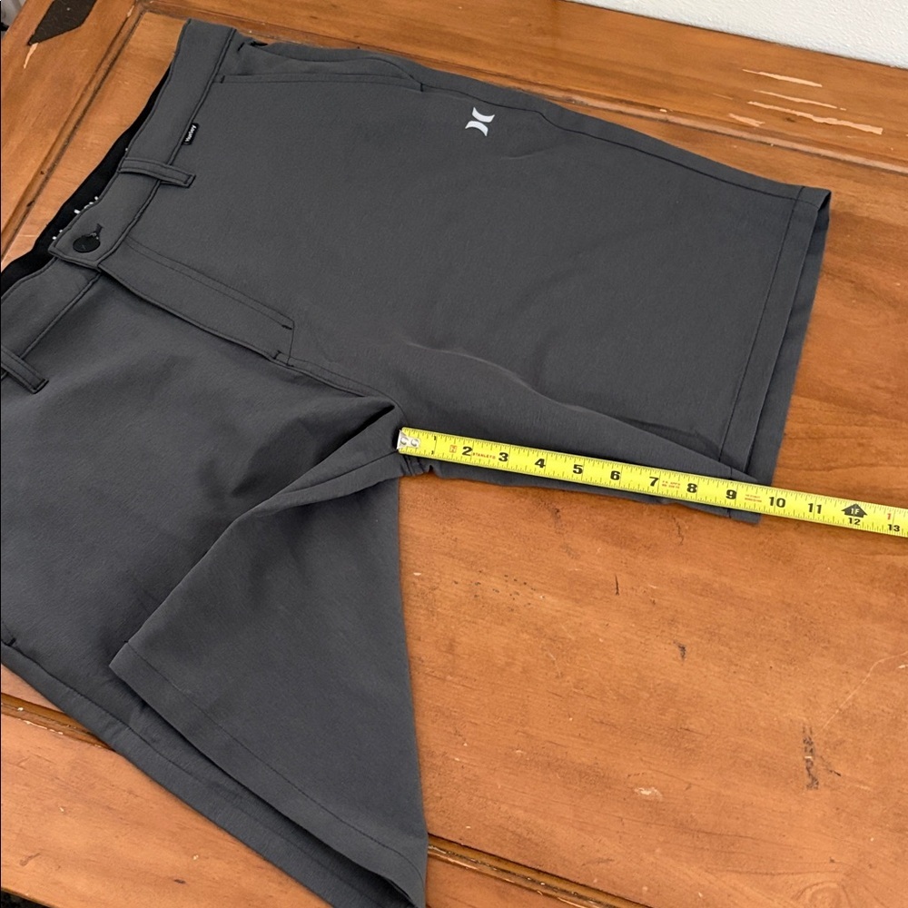 Hurley NWT Charcoal Casual Hybrid Walkshort Size 36 - Picture 5 of 13